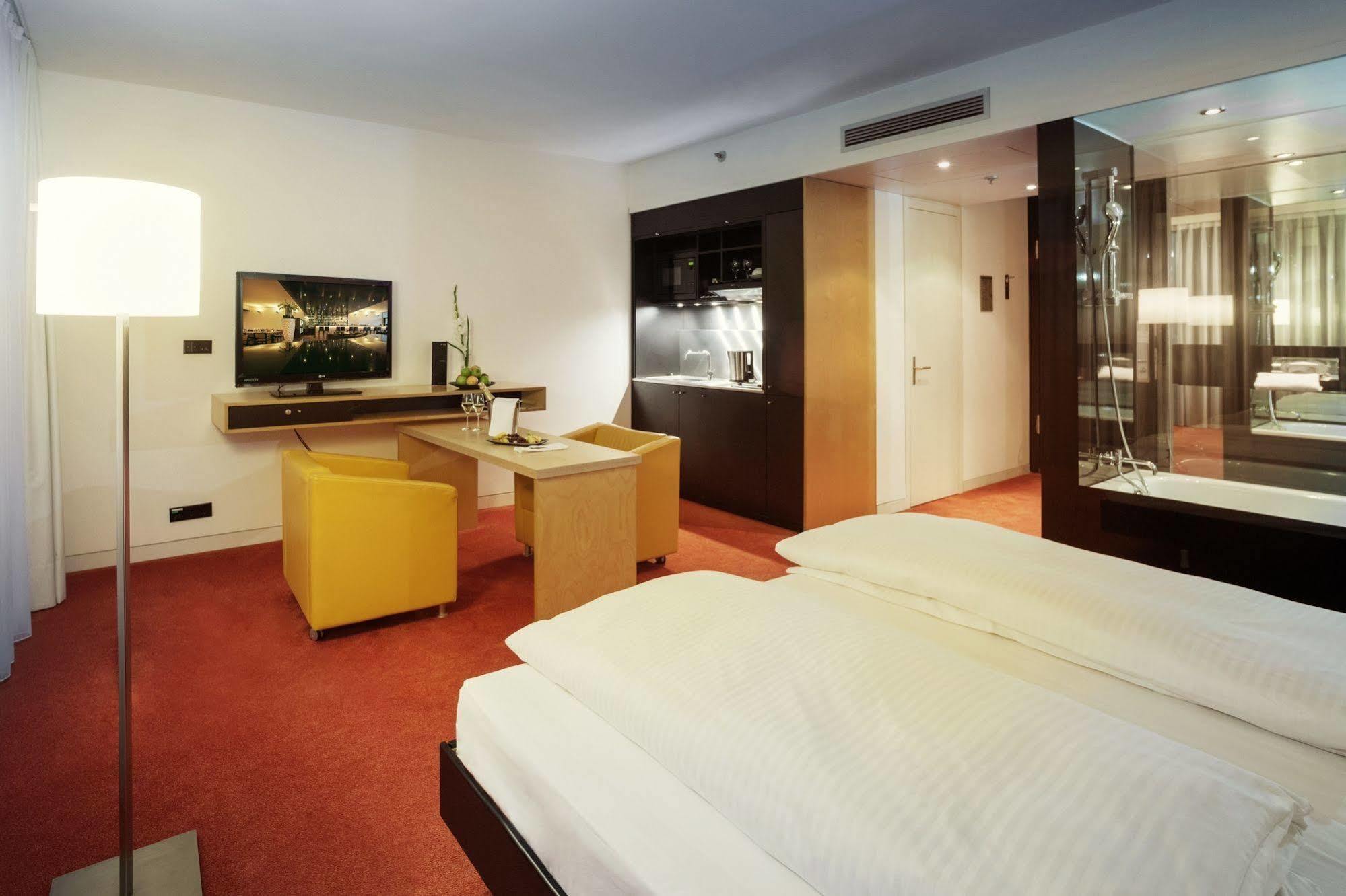 Innside By Meliá Seestern Hotel 4*